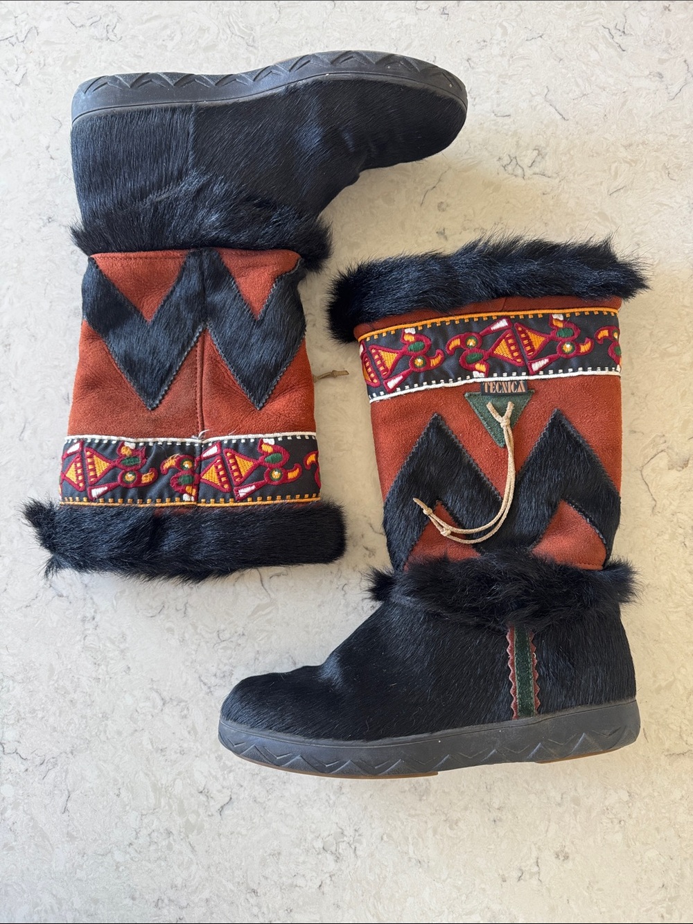 Tecnica Vintage Aprés Ski boots  Embroidered Winter Boots women’s 9